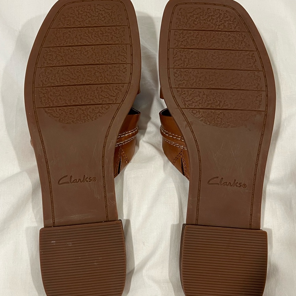 Clarks Women's Tan Slide Sandals - Picture 5 of 6